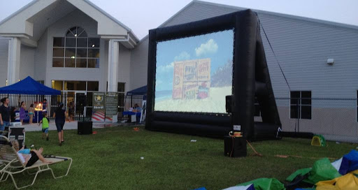 backyard-movie-night-brantford-pynx-productions-inflatable-screen